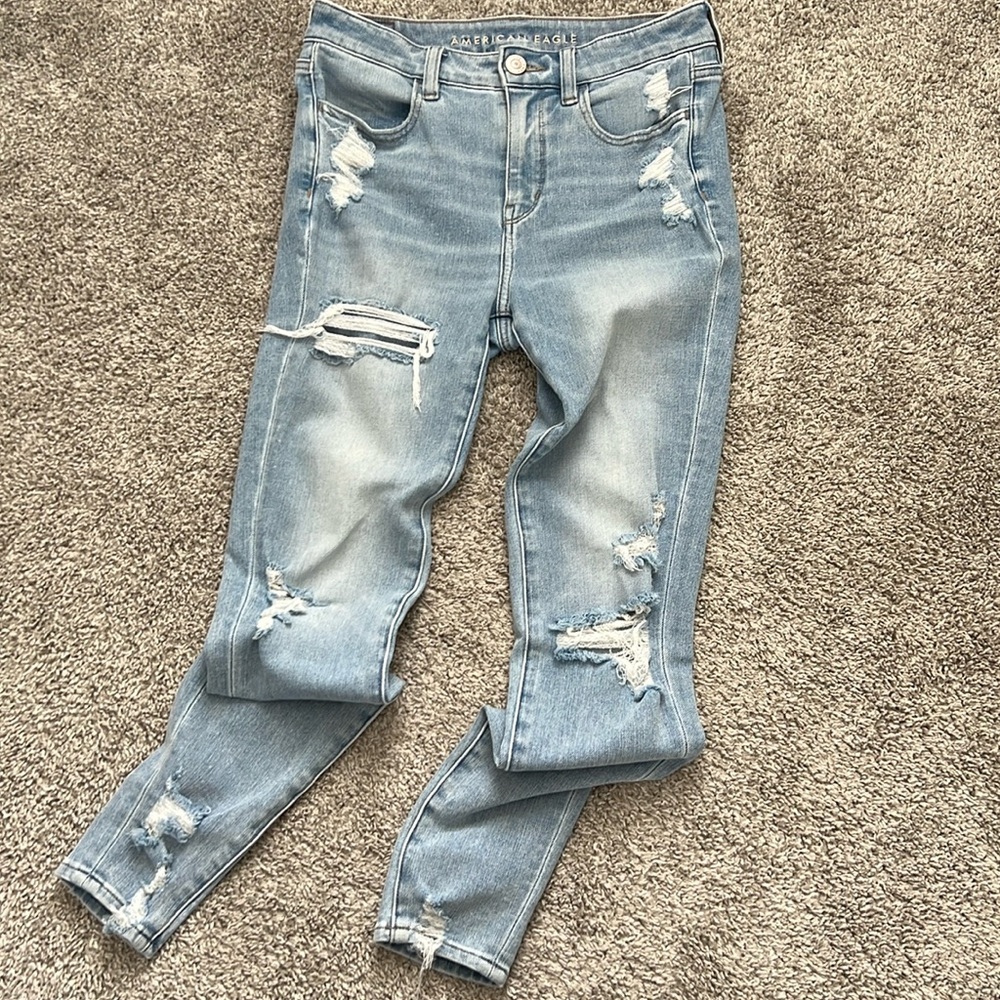 AEO Ripped Light Wash Jean Jeggings 6